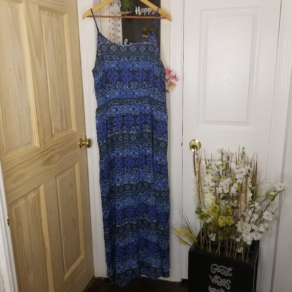 Forever 21 Maxi Summer Dress - Picture 2 of 7